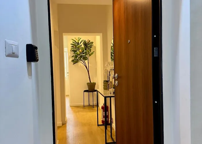 Scala 37 Interno 1, Trastevere,