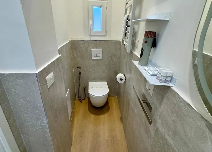 Scala 37 Interno 1, Trastevere,